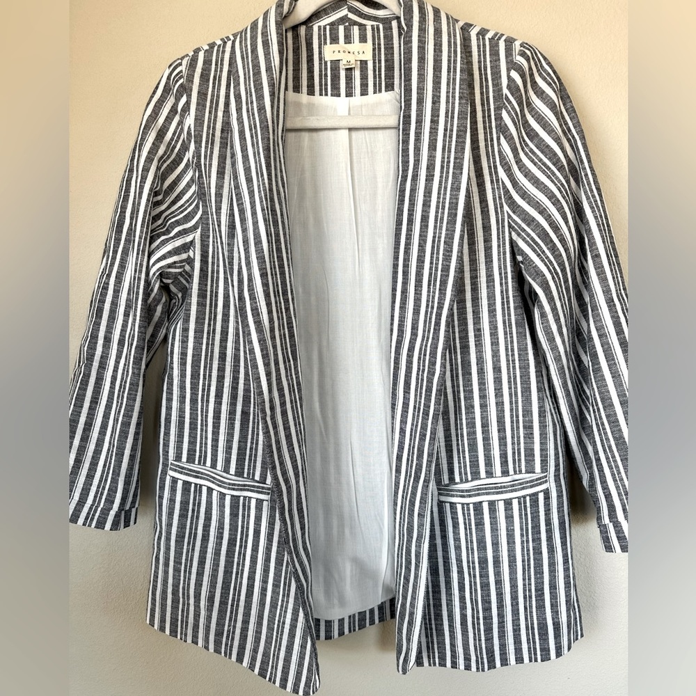 NWOT. Size Medium Linen Striped Blazer.